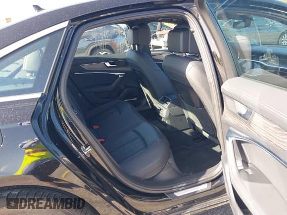 ✅ 2024 Audi A6 Premium Plus • VIN: WAUE3BF25RN043215 • Лот: 42852302. Опубликован ранее на IAAI с пробегом 23 633 миль. Бесплатный доступ к архиву аукционных продаж из США и подробный отчёт об истории автомобиля на DreamBid. Изображение 8.