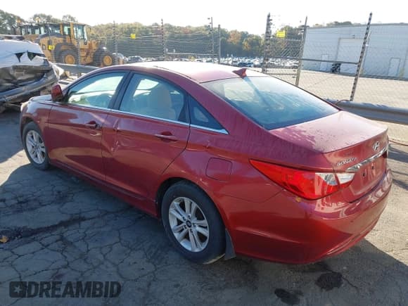 ✅ 2013 Hyundai Sonata GLS • VIN: 5NPEB4AC0DH518571 • Лот: 43534685. Опубликован ранее на IAAI с пробегом 212 316 миль. Бесплатный доступ к архиву аукционных продаж из США и подробный отчёт об истории автомобиля на DreamBid. Изображение 3.
