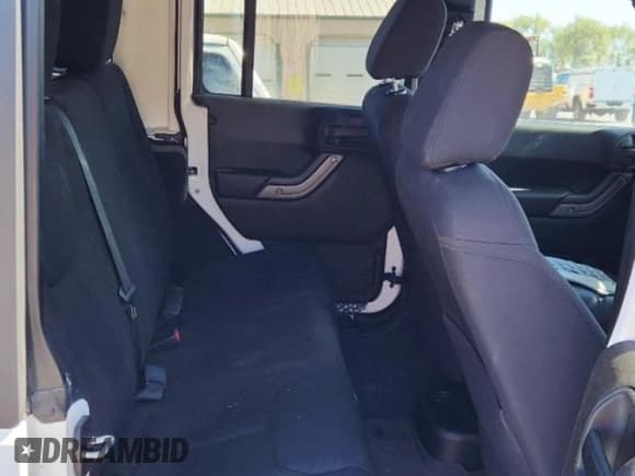 ✅ 2013 Jeep Wrangler Unlimited Sport • VIN: 1C4BJWDG6DL670091 • Lot: 85764815. Wystawiony na Copart z przebiegiem 114 922 mil. Bezpłatny archiwum sprzedaży aukcyjnych z USA i szczegółowy raport historii pojazdu na DreamBid. Zdjęcie 10.