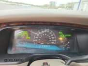 ✅ 2002 Lincoln Town Car Signature • VIN: 1LNHM82W12Y625773 • Lot: 89501375. Wystawiony na Copart z przebiegiem 105 590 mil. Bezpłatny archiwum sprzedaży aukcyjnych z USA i szczegółowy raport historii pojazdu na DreamBid. Zdjęcie 9.