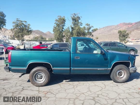 ✅ 1997 Chevrolet Silverado 1500 • VIN: 1GCEC14W3VZ100369 • Lot: 43208475. Wystawiony na IAAI z przebiegiem 101 950 mil. Bezpłatny archiwum sprzedaży aukcyjnych z USA i szczegółowy raport historii pojazdu na DreamBid. Zdjęcie 13.