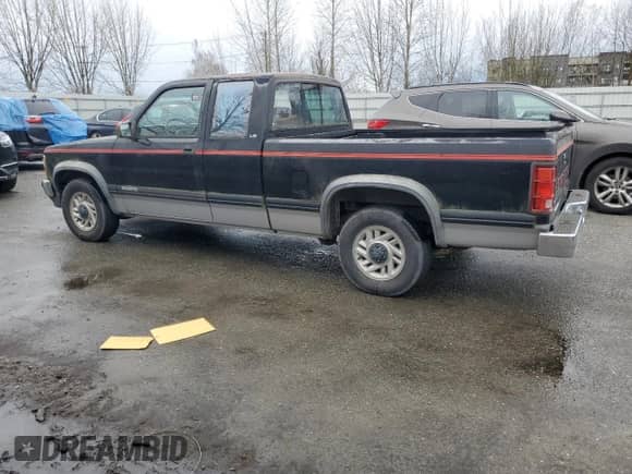 1993 Dodge Dakota with VIN 1B7FL23X4PS285239, listed as a Copart auction lot 46737855 with 172,732 mi miles and Clean title. Bid and sale history available at DreamBid. Image 2.