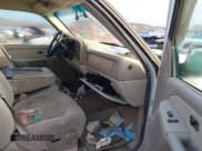 ✅ 2002 Chevrolet Suburban LS • VIN: 3GNEC16Z82G353245 • Лот: 41220885. Опубликован ранее на IAAI с пробегом Не указан. Бесплатный доступ к архиву аукционных продаж из США и подробный отчёт об истории автомобиля на DreamBid. Изображение 5.