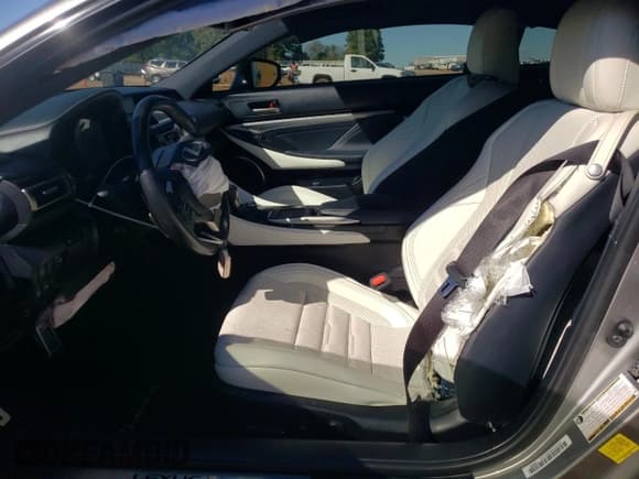 ✅ 2019 Lexus RC 350 • VIN: JTHHZ5BC4K5020625 • Lot: 89486245. Listed on Copart with 60,230 mi. Free auction sales archive from the USA and detailed vehicle history report at DreamBid. Image 7.