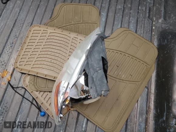 ✅ 2008 Chevrolet Silverado 1500 1LT • VIN: 2GCEK13M181168346 • Lot: 74911024. Listed on Copart with 207,871 mi. Free auction sales archive from the USA and detailed vehicle history report at DreamBid. Image 13.