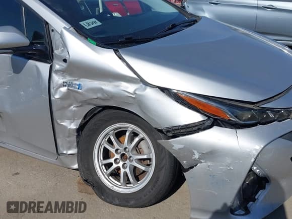 ✅ 2017 Toyota Prius Plus • VIN: JTDKARFP6H3021962 • Lot: 42235283. Listed on IAAI with 168,233 mi. Free auction sales archive from the USA and detailed vehicle history report at DreamBid. Image 6.