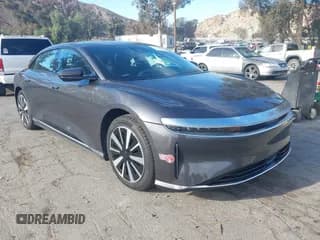 ✅ 2024 Lucid Air Pure • VIN: 50EA1PGA4RA004886 • Lot: 41349451. Wystawiony na IAAI z przebiegiem 4 165 mil. Bezpłatny archiwum sprzedaży aukcyjnych z USA i szczegółowy raport historii pojazdu na DreamBid. Zdjęcie 1.