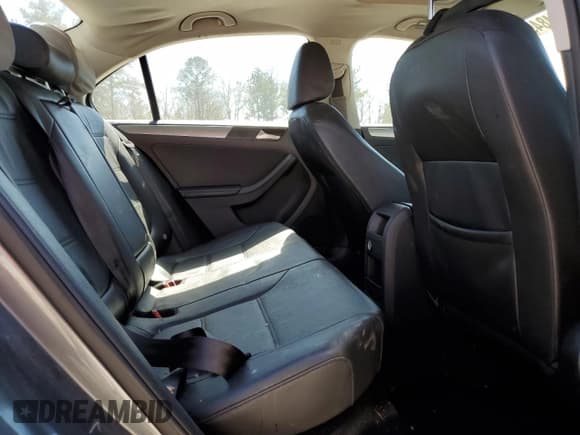 ✅ 2015 Volkswagen Jetta SE • VIN: 3VWD07AJ0FM309214 • Lot: 48493085. Wystawiony na Copart z przebiegiem 118 668 mil. Bezpłatny archiwum sprzedaży aukcyjnych z USA i szczegółowy raport historii pojazdu na DreamBid. Zdjęcie 10.