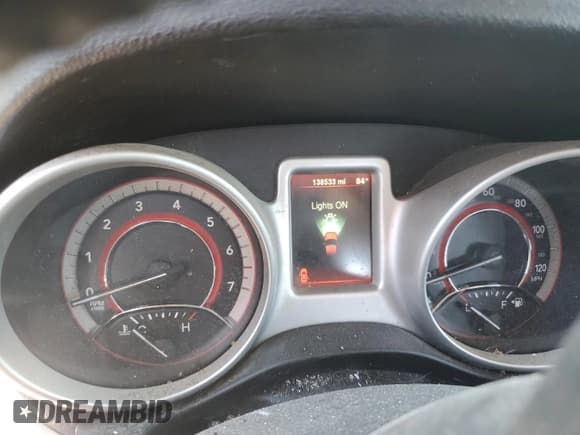 ✅ 2016 Dodge Journey SE • VIN: 3C4PDCAB8GT245579 • Lot: 81729615. Wystawiony na Copart z przebiegiem 138 533 mil. Bezpłatny archiwum sprzedaży aukcyjnych z USA i szczegółowy raport historii pojazdu na DreamBid. Zdjęcie 9.