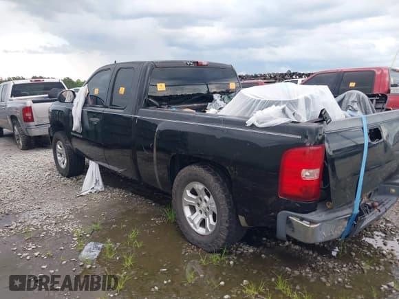 ✅ 2007 Chevrolet Silverado 1500 Work Truck • VIN: 1GCEC19X97Z643665 • Lot: 42704600. Listed on IAAI with 241,138 mi. Free auction sales archive from the USA and detailed vehicle history report at DreamBid. Image 3.