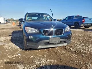 ✅ 2014 BMW X1 sDrive28i • VIN: WBAVM1C51EVW49305 • Lot: 94548605. Wystawiony na Copart z przebiegiem Nie podano. Bezpłatny archiwum sprzedaży aukcyjnych z USA i szczegółowy raport historii pojazdu na DreamBid. Zdjęcie 5.
