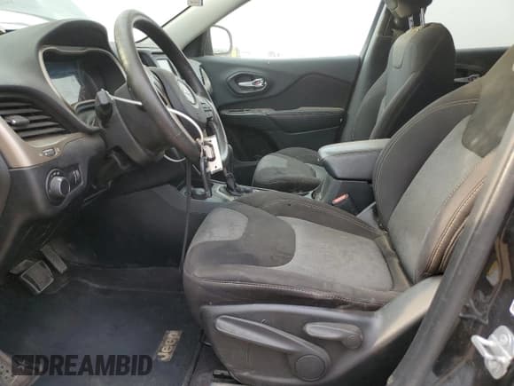 ✅ 2016 Jeep Cherokee Altitude • VIN: 1C4PJMAS1GW283566 • Lot: 67625815. Listed on Copart with 125,217 mi. Free auction sales archive from the USA and detailed vehicle history report at DreamBid. Image 7.