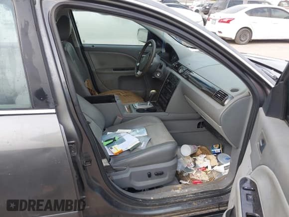 ✅ 2006 Mercury Montego Premier • VIN: 1MEFM42156G609384 • Lot: 42878912. Wystawiony na IAAI z przebiegiem Nie podano. Bezpłatny archiwum sprzedaży aukcyjnych z USA i szczegółowy raport historii pojazdu na DreamBid. Zdjęcie 5.