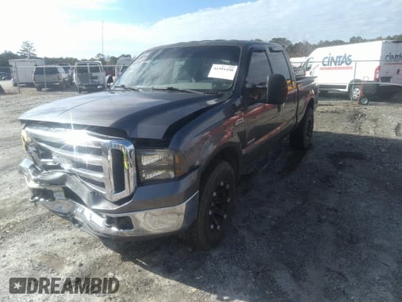 ✅ 2005 Ford F-250 XL • VIN: 1FTSW21565EA07042 • Lot: 41591458. Wystawiony na IAAI z przebiegiem 254 824 mil. Bezpłatny archiwum sprzedaży aukcyjnych z USA i szczegółowy raport historii pojazdu na DreamBid. Zdjęcie 2.