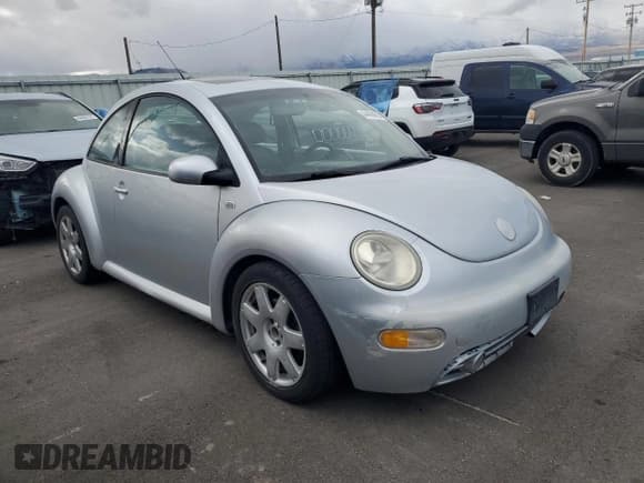✅ 2003 Volkswagen Beetle GLX • VIN: 3VWDD21C13M422352 • Lot: 44459485. Listed on Copart with 93,029 mi. Free auction sales archive from the USA and detailed vehicle history report at DreamBid. Image 4.