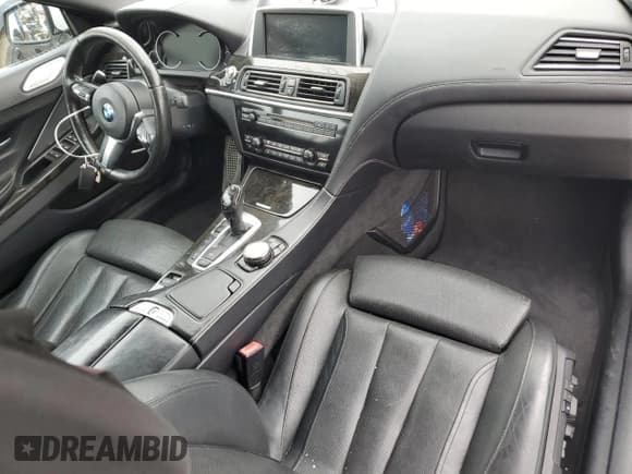 ✅ 2015 BMW 6 Series 650i xDrive • VIN: WBAYP1C50FD216814 • Lot: 40029584. Wystawiony na Copart z przebiegiem 112 671 mil. Bezpłatny archiwum sprzedaży aukcyjnych z USA i szczegółowy raport historii pojazdu na DreamBid. Zdjęcie 8.