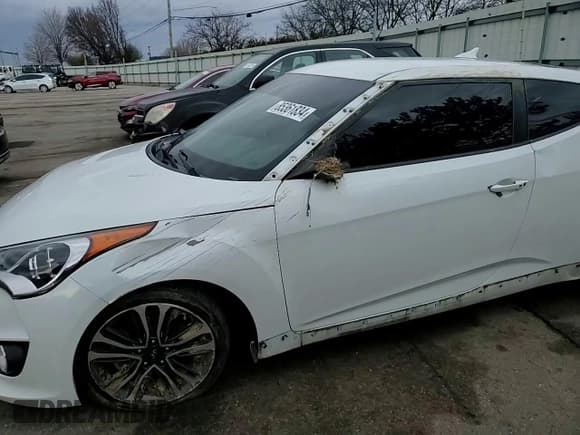 ✅ 2016 Hyundai Veloster Turbo R-Spec • VIN: KMHTC6AE6GU269104 • Lot: 85361834. Wystawiony na Copart z przebiegiem 136 000 mil. Bezpłatny archiwum sprzedaży aukcyjnych z USA i szczegółowy raport historii pojazdu na DreamBid. Zdjęcie 11.