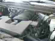 2015 Chevrolet Tahoe LT z VIN 1GNSCBKC3FR649211, wystawiony jako IAAI lot #43260542 z przebiegiem 88 436 mil mil oraz . Historia ofert i sprzedaży dostępna na DreamBid. Obrazek 20.