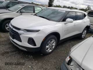 2021 Chevrolet Blazer LT z VIN 3GNKBJR40MS550044, wystawiony jako Copart lot #62065623 z przebiegiem 28 703 mil mil oraz . Historia ofert i sprzedaży dostępna na DreamBid. Obrazek 1.