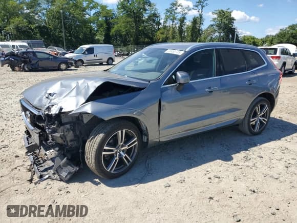 ✅ 2018 Volvo XC60 Momentum • VIN: YV4A22RK6J1032202 • Лот: 70463735. Опубликован ранее на Copart с пробегом 115 147 миль. Бесплатный доступ к архиву аукционных продаж из США и подробный отчёт об истории автомобиля на DreamBid. Изображение 1.