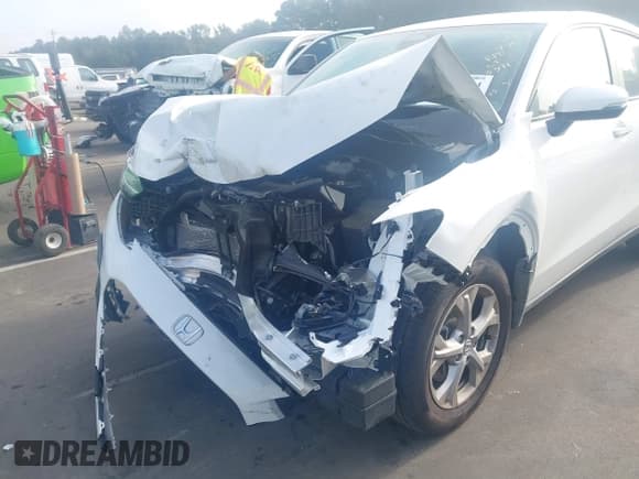 ✅ 2025 Honda HR-V LX • VIN: 3CZRZ2H39SM743371 • Lot: 43297534. Wystawiony na IAAI z przebiegiem 7 224 mil. Bezpłatny archiwum sprzedaży aukcyjnych z USA i szczegółowy raport historii pojazdu na DreamBid. Zdjęcie 6.