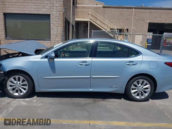 ✅ 2014 Lexus ES 300h • VIN: JTHBW1GG4E2063399 • Лот: 42827978. Опубликован ранее на IAAI с пробегом 22 876 миль. Бесплатный доступ к архиву аукционных продаж из США и подробный отчёт об истории автомобиля на DreamBid. Изображение 14.