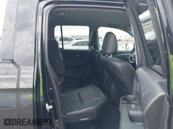 ✅ 2017 Honda Ridgeline RTL-T • VIN: 5FPYK2F64HB003542 • Lot: 42171243. Listed on IAAI with 102,071 mi. Free auction sales archive from the USA and detailed vehicle history report at DreamBid. Image 8.