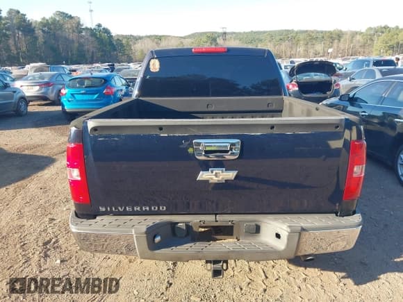 ✅ 2007 Chevrolet Silverado 1500 1LT • VIN: 3GCEC13J27G501078 • Lot: 41660302. Wystawiony na IAAI z przebiegiem 203 791 mil. Bezpłatny archiwum sprzedaży aukcyjnych z USA i szczegółowy raport historii pojazdu na DreamBid. Zdjęcie 16.