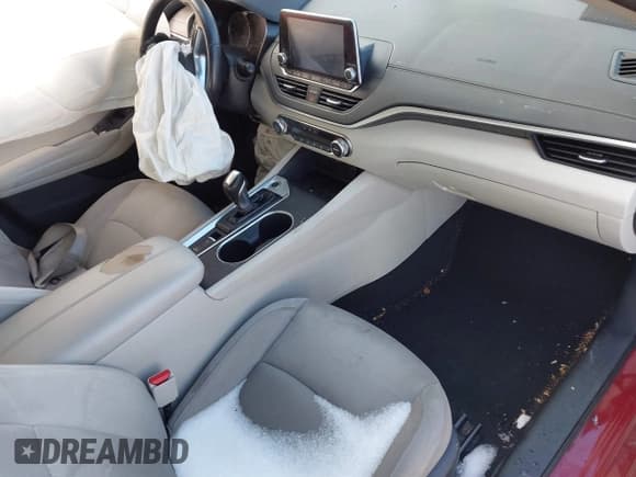 ✅ 2019 Nissan Altima SV • VIN: 1N4BL4DV8KN310003 • Lot: 41406127. Listed on IAAI with 130,577 mi. Free auction sales archive from the USA and detailed vehicle history report at DreamBid. Image 5.