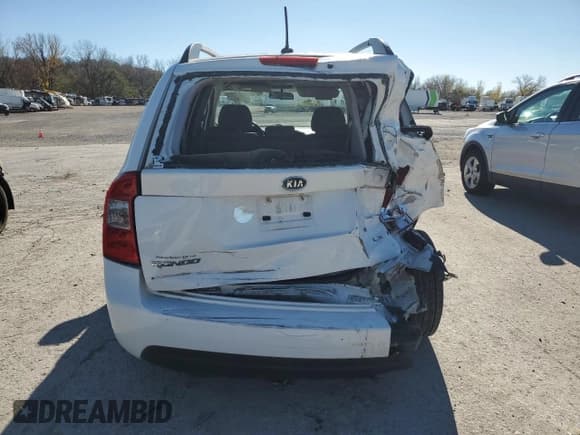 ✅ 2009 Kia Rondo LX • VIN: KNAFG528197222070 • Лот: 79863504. Опубликован ранее на Copart с пробегом 181 878 миль. Бесплатный доступ к архиву аукционных продаж из США и подробный отчёт об истории автомобиля на DreamBid. Изображение 6.