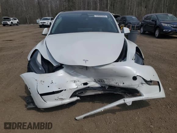 ✅ 2022 Tesla Model Y Long Range • VIN: 7SAYGDEE0NF532502 • Lot: 54683555. Wystawiony na Copart z przebiegiem 44 359 mil. Bezpłatny archiwum sprzedaży aukcyjnych z USA i szczegółowy raport historii pojazdu na DreamBid. Zdjęcie 5.