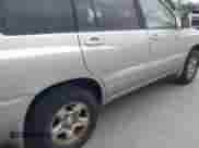 2004 Toyota Highlander z VIN JTEGD21AX40085842, wystawiony jako IAAI lot #43026363 z przebiegiem 306 121 mil mil oraz . Historia ofert i sprzedaży dostępna na DreamBid. Obrazek 14.