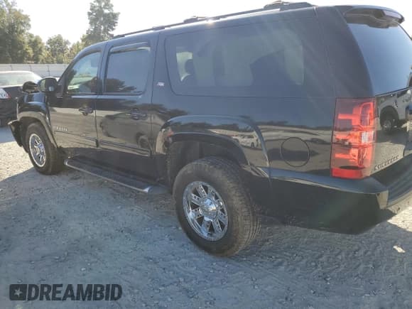 ✅ 2011 Chevrolet Suburban LT • VIN: 1GNSKJE34BR295704 • Lot: 76664374. Wystawiony na Copart z przebiegiem Nie podano. Bezpłatny archiwum sprzedaży aukcyjnych z USA i szczegółowy raport historii pojazdu na DreamBid. Zdjęcie 2.