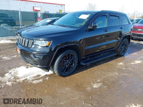 ✅ 2020 Jeep Grand Cherokee Laredo • VIN: 1C4RJFAG5LC139241 • Лот: 41611235. Опубликован ранее на IAAI с пробегом 62 268 миль. Бесплатный доступ к архиву аукционных продаж из США и подробный отчёт об истории автомобиля на DreamBid. Изображение 2.