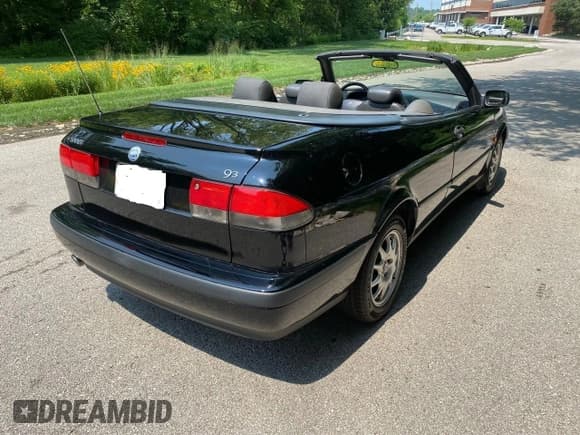 ✅ 2000 Saab 9-3 • VIN: YS3DD78H3Y7007299 • Lot: 54086775. Listed on Copart with 132,217 mi. Free auction sales archive from the USA and detailed vehicle history report at DreamBid. Image 4.