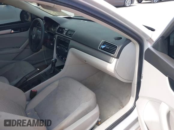 ✅ 2013 Volkswagen Passat Wolfsburg Edition • VIN: 1VWAH7A37DC132561 • Лот: 41913353. Опубликован ранее на IAAI с пробегом 125 709 миль. Бесплатный доступ к архиву аукционных продаж из США и подробный отчёт об истории автомобиля на DreamBid. Изображение 5.