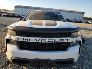 ✅ 2021 Chevrolet Silverado 1500 Custom • VIN: 1GCRYBEK0MZ299853 • Lot: 77591334. Wystawiony na Copart z przebiegiem 36 417 mil. Bezpłatny archiwum sprzedaży aukcyjnych z USA i szczegółowy raport historii pojazdu na DreamBid. Zdjęcie 5.