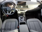 ✅ 2022 Audi Q5 S line Premium • VIN: WA1GAAFY2N2135209 • Lot: 93120605. Wystawiony na Copart z przebiegiem 40 192 mil. Bezpłatny archiwum sprzedaży aukcyjnych z USA i szczegółowy raport historii pojazdu na DreamBid. Zdjęcie 8.