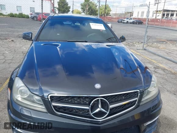 ✅ 2012 Mercedes-Benz C 63 AMG • VIN: WDDGJ7HB2CF731126 • Lot: 43455538. Wystawiony na IAAI z przebiegiem 88 707 mil. Bezpłatny archiwum sprzedaży aukcyjnych z USA i szczegółowy raport historii pojazdu na DreamBid. Zdjęcie 13.
