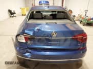 ✅ 2017 Volkswagen Passat S • VIN: 1VWAT7A38HC013602 • Lot: 41218616. Wystawiony na IAAI z przebiegiem 77 497 mil. Bezpłatny archiwum sprzedaży aukcyjnych z USA i szczegółowy raport historii pojazdu na DreamBid. Zdjęcie 6.