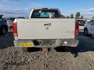2005 Dodge 1500 SLT z VIN 1D7HU18NX5S217585, wystawiony jako Copart lot #76047974 z przebiegiem Nie podano mil oraz Szkoda całkowita • Salvage title. Historia ofert i sprzedaży dostępna na DreamBid. Obrazek 6.