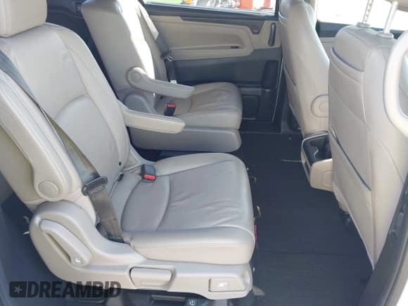 ✅ 2019 Honda Odyssey Elite • VIN: 5FNRL6H93KB105690 • Lot: 43663084. Listed on IAAI with 85,857 mi. Free auction sales archive from the USA and detailed vehicle history report at DreamBid. Image 8.
