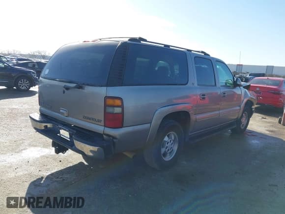 ✅ 2002 Chevrolet Suburban LS • VIN: 1GNEC16Z32J125040 • Лот: 41657503. Опубликован ранее на IAAI с пробегом 382 737 миль. Бесплатный доступ к архиву аукционных продаж из США и подробный отчёт об истории автомобиля на DreamBid. Изображение 4.