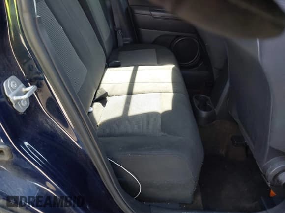 ✅ 2017 Jeep Patriot Sport • VIN: 1C4NJPBA1HD149040 • Lot: 41875505. Listed on IAAI with 124,125 mi. Free auction sales archive from the USA and detailed vehicle history report at DreamBid. Image 8.