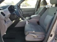 ✅ 2015 Honda Pilot LX • VIN: 5FNYF4H27FB021940 • Lot: 91268345. Wystawiony na Copart z przebiegiem 131 567 mil. Bezpłatny archiwum sprzedaży aukcyjnych z USA i szczegółowy raport historii pojazdu na DreamBid. Zdjęcie 7.