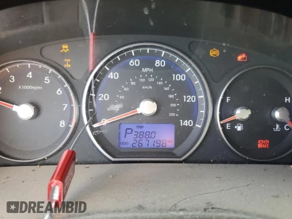 ✅ 2012 Hyundai Santa Fe GLS • VIN: 5XYZGDAB7CG164774 • Lot: 78517034. Listed on Copart with 267,198 mi. Free auction sales archive from the USA and detailed vehicle history report at DreamBid. Image 9.