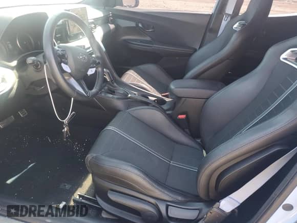 2022 Hyundai Veloster with VIN KMHT36AH1NU014609, listed as a Copart auction lot 47608764 with 10,817 mi miles and . Bid and sale history available at DreamBid. Image 7.