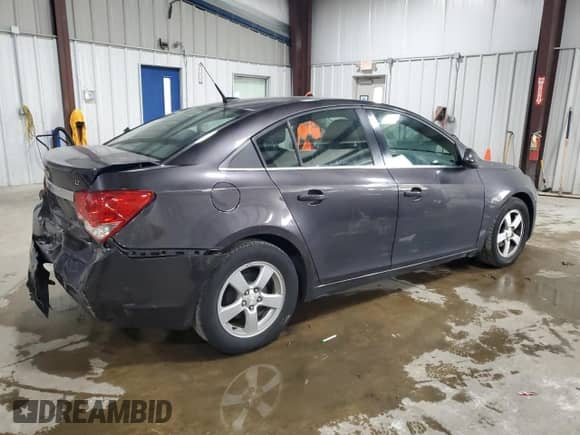 2014 Chevrolet Cruze 1LT z VIN 1G1PC5SB6E7436408, wystawiony jako Copart lot #89872335 z przebiegiem 79 660 mil mil oraz Szkoda całkowita • Salvage title. Historia ofert i sprzedaży dostępna na DreamBid. Obrazek 3.