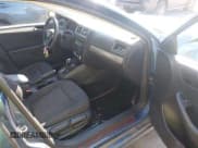 ✅ 2015 Volkswagen Jetta SE • VIN: 3VWD17AJ3FM270387 • Lot: 43626087. Wystawiony na IAAI z przebiegiem 153 247 mil. Bezpłatny archiwum sprzedaży aukcyjnych z USA i szczegółowy raport historii pojazdu na DreamBid. Zdjęcie 5.