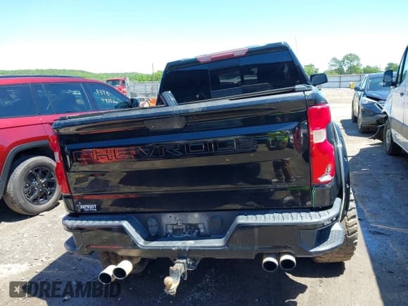 ✅ 2021 Chevrolet Silverado 1500 LT Trail Boss • VIN: 3GCPYFEL2MG223896 • Lot: 42156211. Wystawiony na IAAI z przebiegiem 108 623 mil. Bezpłatny archiwum sprzedaży aukcyjnych z USA i szczegółowy raport historii pojazdu na DreamBid. Zdjęcie 17.